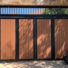 Thi công cửa cổng gỗ nhựa tại Bình Thạnh