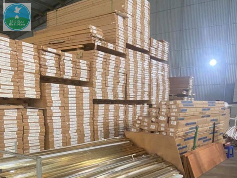 Kho hàng rộng, đa dạng sản phẩm Kho hàng rộng, đa dạng sản phẩm