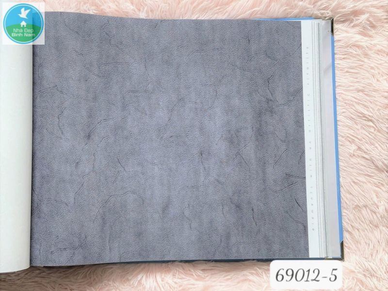Giấy dán tường họa tiết hoa văn trang trí phòng ngủ