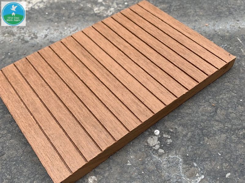 Thanh đa năng ngoài trời mặt sọc