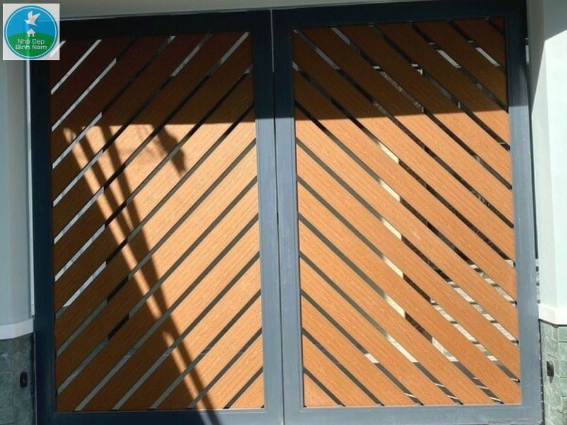 Thanh đa năng ngoài trời làm cửa cổng