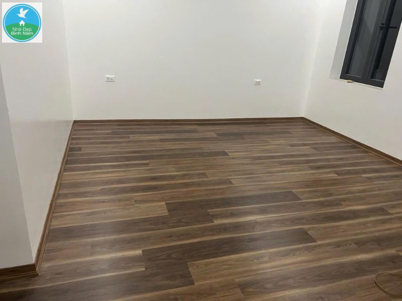Sàn nhựa vân gỗ hèm khóa có khả năng chống nước 100% Sàn nhựa vân gỗ hèm khóa có khả năng chống nước 100%