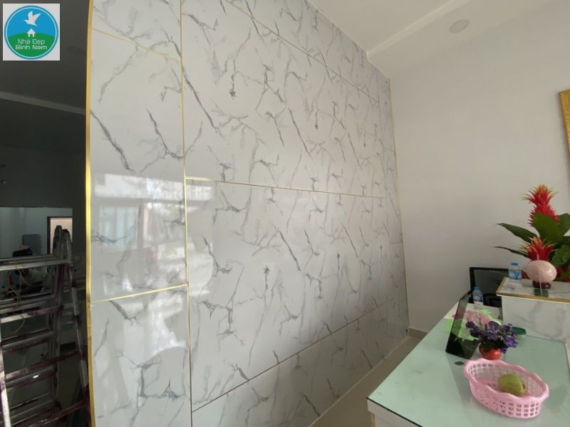 Tấm ốp tường PVC kết hợp lam sóng nhựa giả gỗ