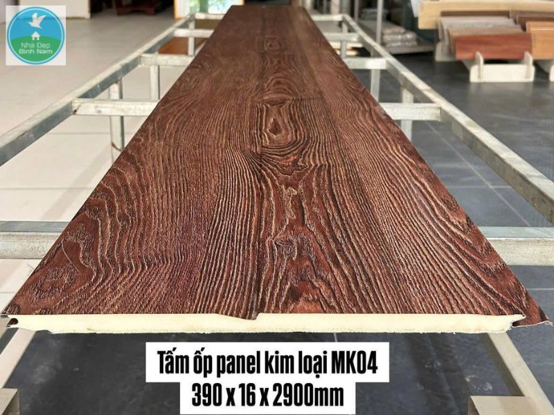 Tấm panel tôn xốp là loại vật liệu xây dựng được cấu tạo từ ba lớp