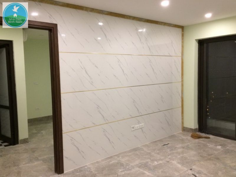 Tấm ốp tường PVC kết hợp lam sóng nhựa giả gỗ