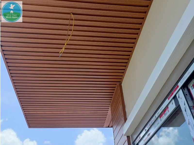 Trần nhôm lam sóng ngoài trời 