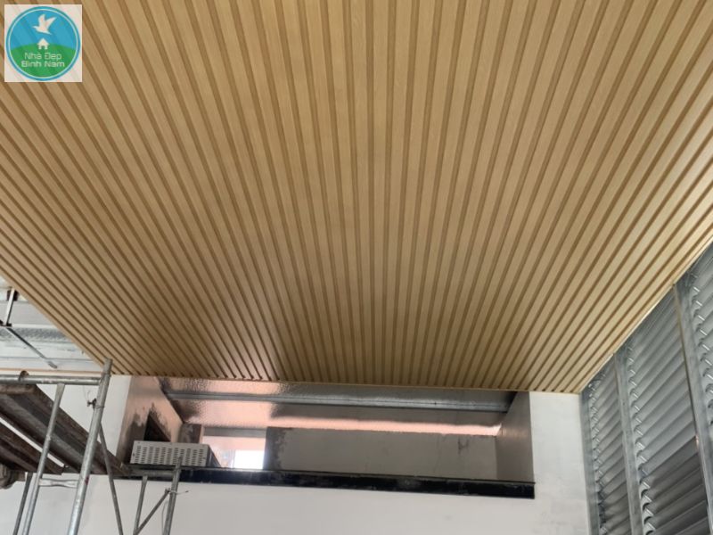 Trần nhôm lam sóng ngoài trời 