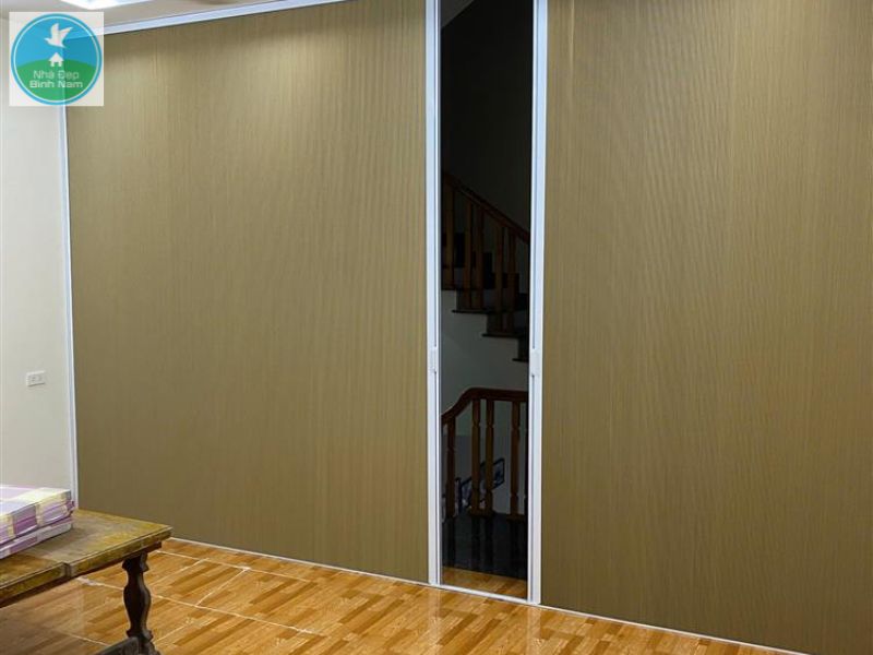 Vách rèm ngăn tổ ong